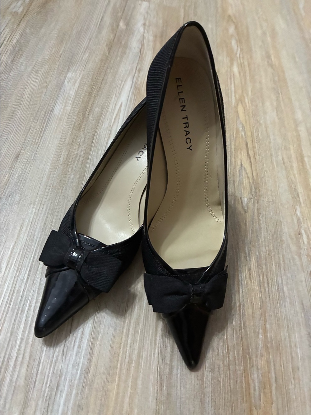 Ellen Tracy black shoes